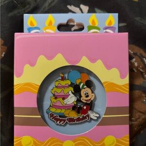 Disney Mickey Mouse With Cake 🎂 Happy Birthday Pin - NEW